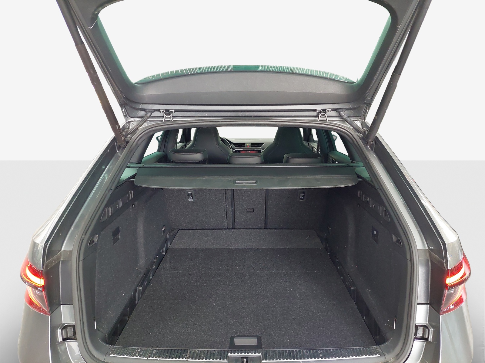 SKODA Superb Combi 2.0 TSI SportLine Light 4x4 DSG-image-12