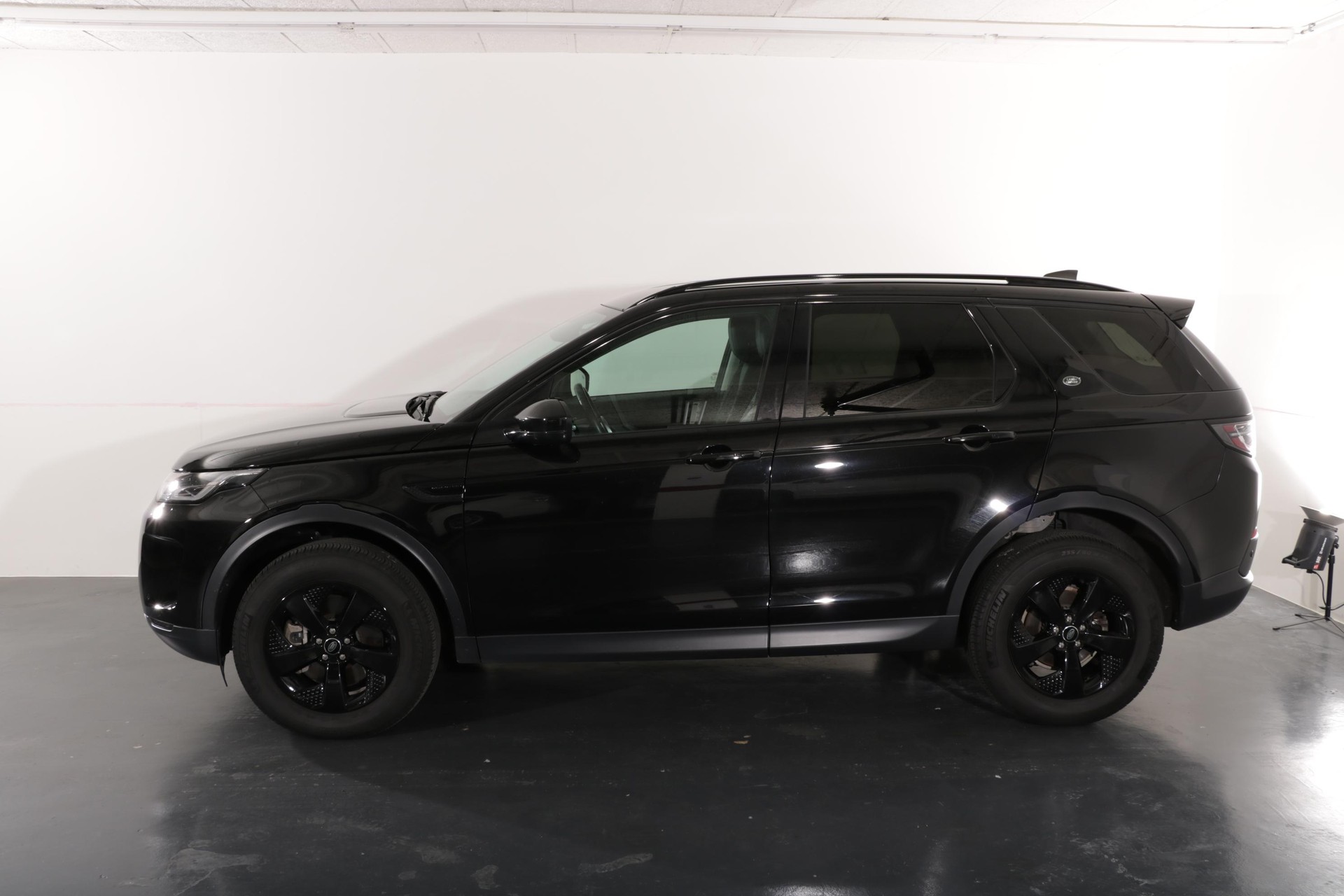LAND ROVER Discovery Sport 2.0 SD4 200 SE-showroom-element-1
