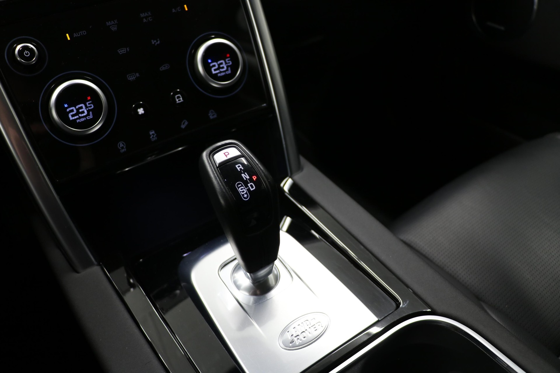 LAND ROVER Discovery Sport 2.0 SD4 200 SE-image-22