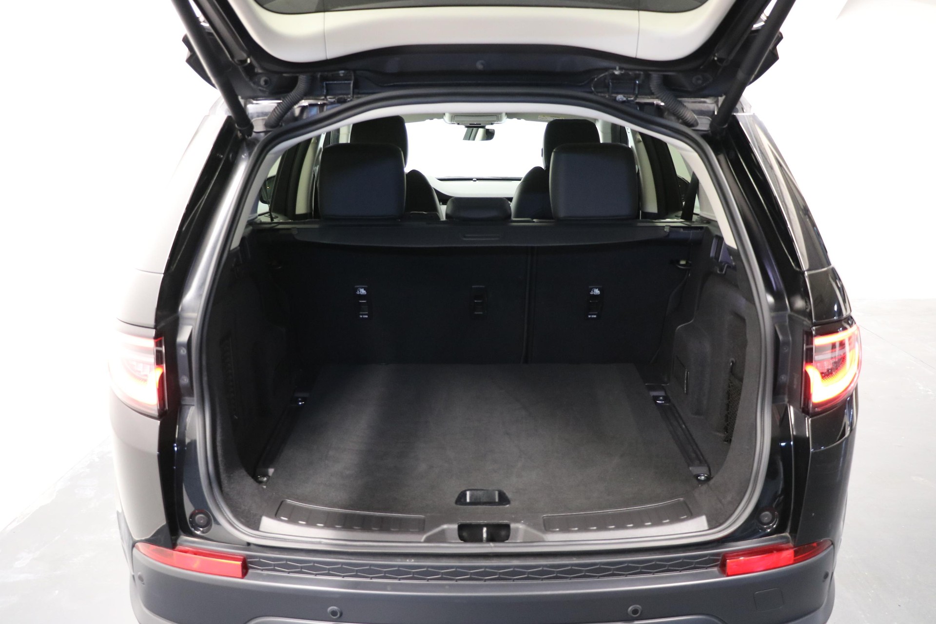LAND ROVER Discovery Sport 2.0 SD4 200 SE-image-9