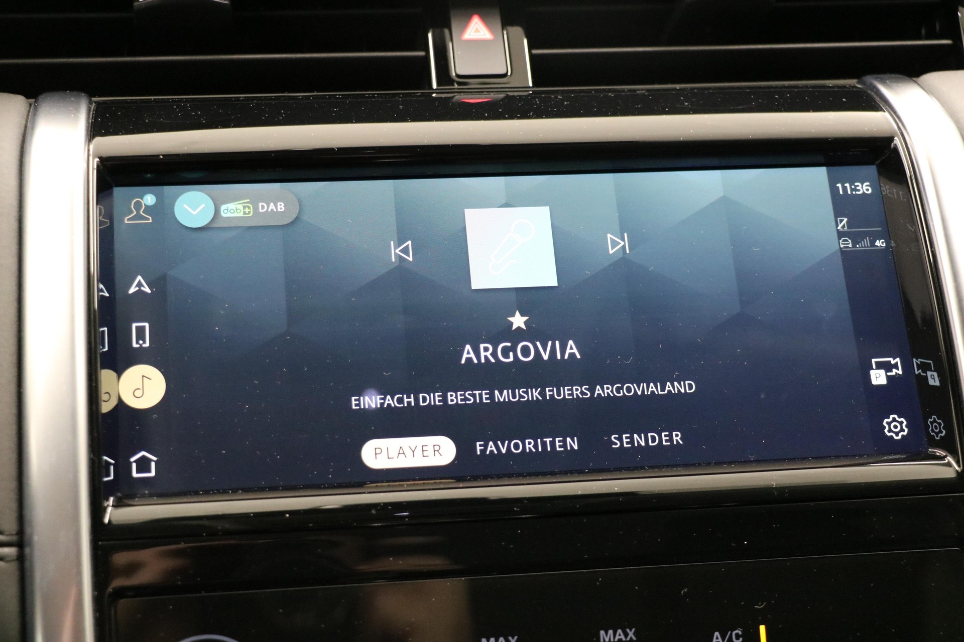 LAND ROVER Discovery Sport 2.0 SD4 200 SE-image-16
