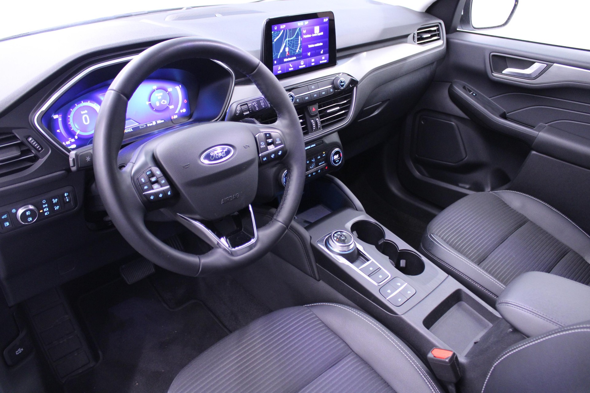 FORD Kuga 2.5 Plug-in Hybrid Titanium X-image-6