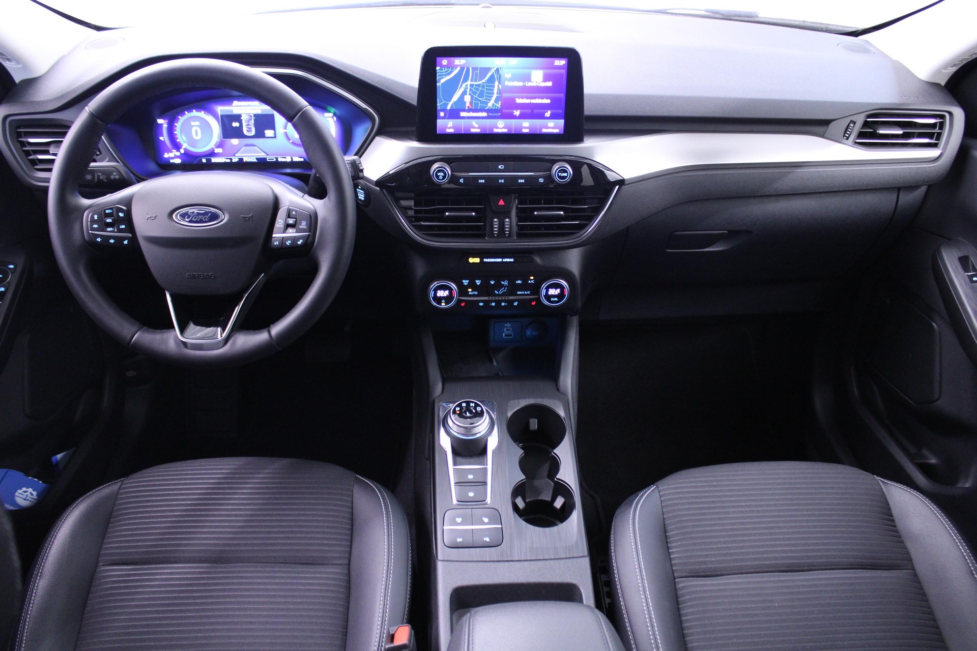 FORD Kuga 2.5 Plug-in Hybrid Titanium X-image-8
