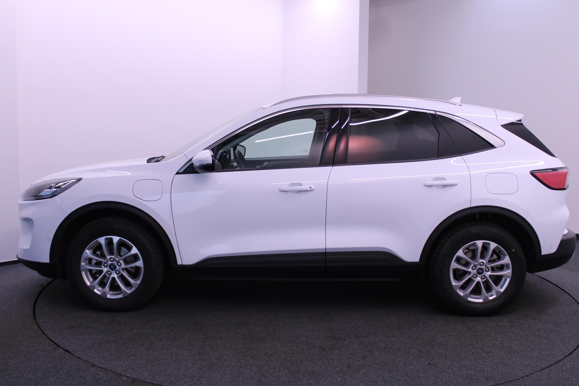 FORD Kuga 2.5 Plug-in Hybrid Titanium X-image-1