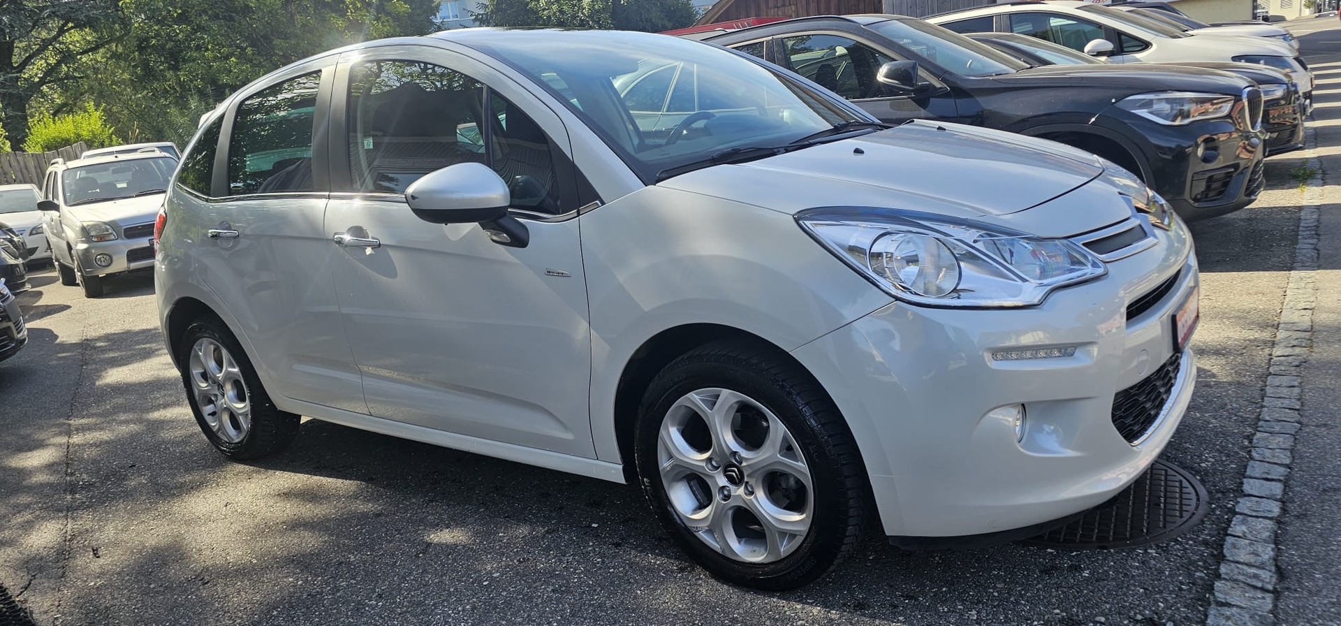 CITROEN C3 1.2i Exclusive-image-1