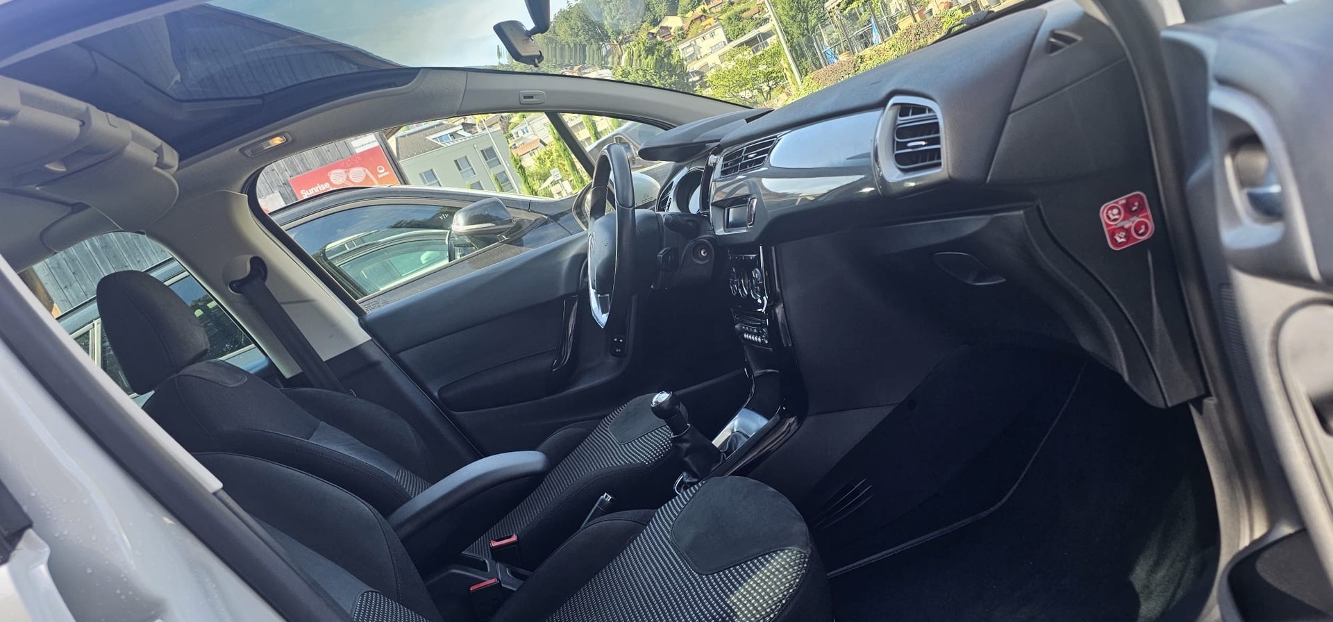 CITROEN C3 1.2i Exclusive-image-8