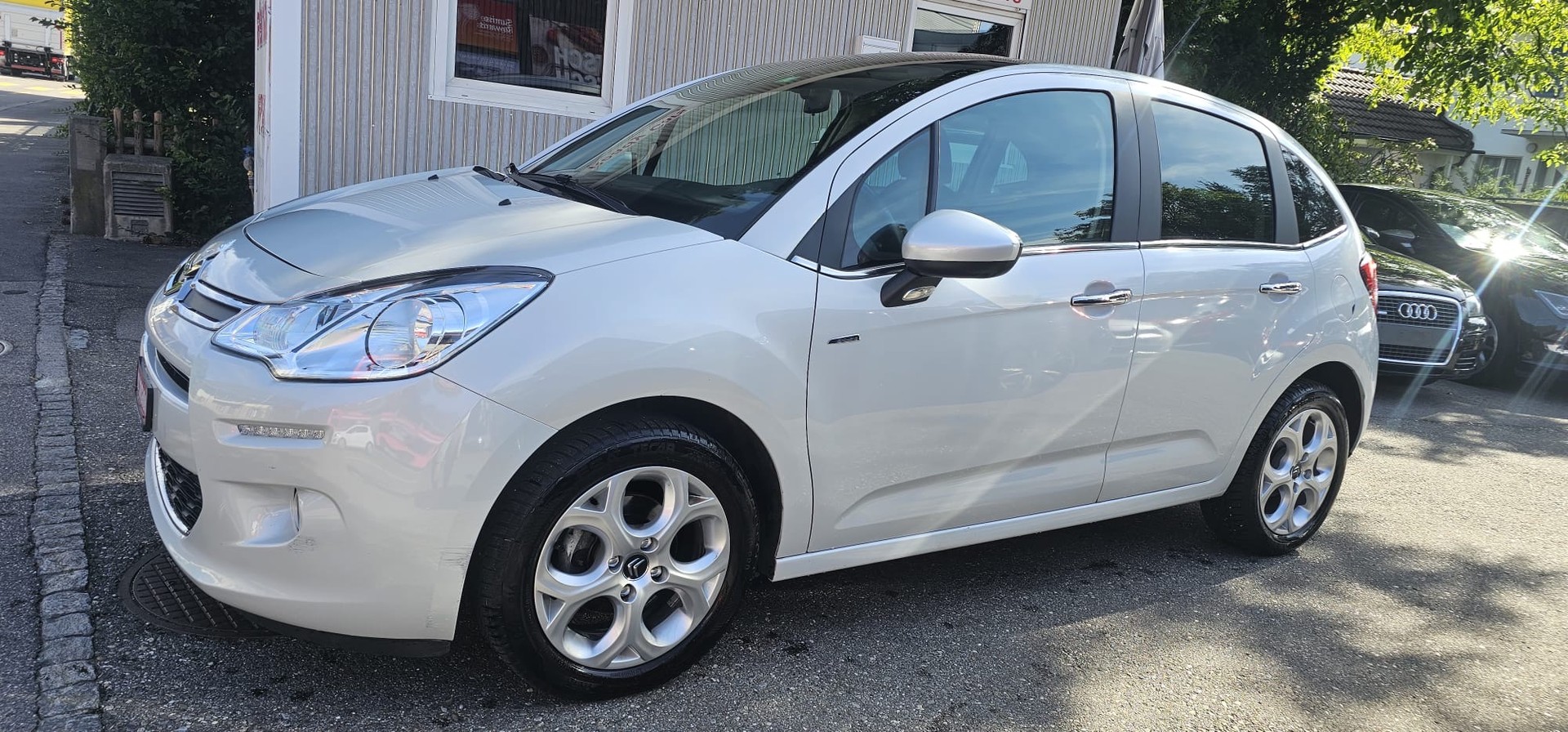 CITROEN C3 1.2i Exclusive-image-2