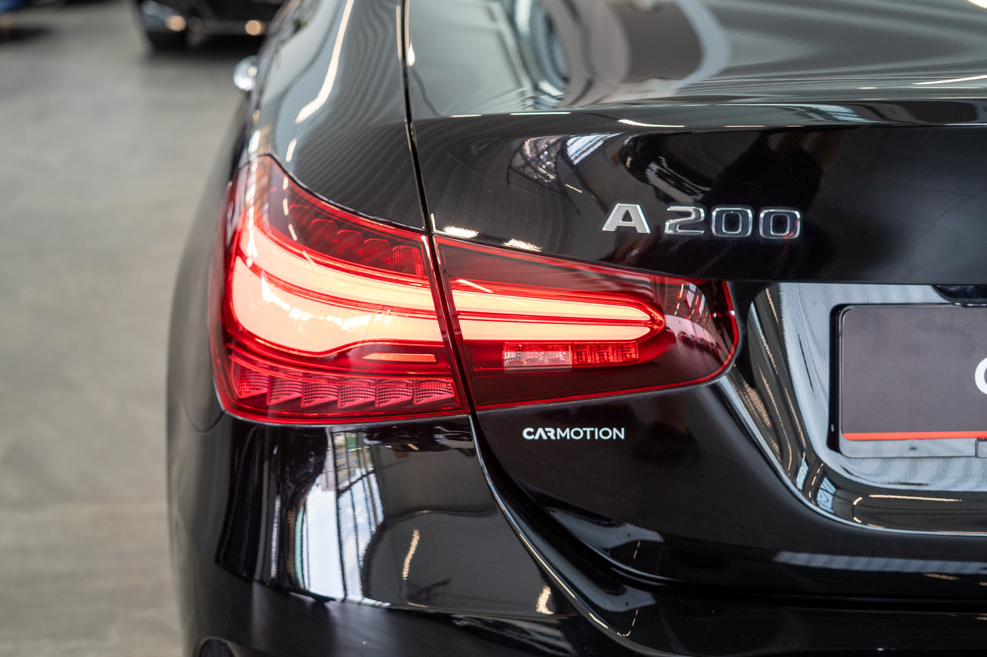 MERCEDES-BENZ A 200 AMG Line Limousine / Facelift / Rückfahrkamera / Ambientebeleuchtung-image-5