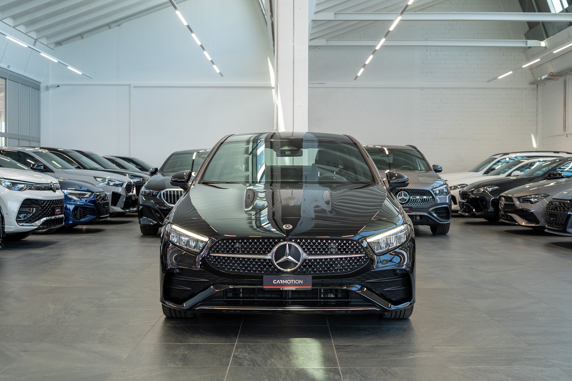 MERCEDES-BENZ A 200 AMG Line Limousine / Facelift / Rückfahrkamera / Ambientebeleuchtung-image-1
