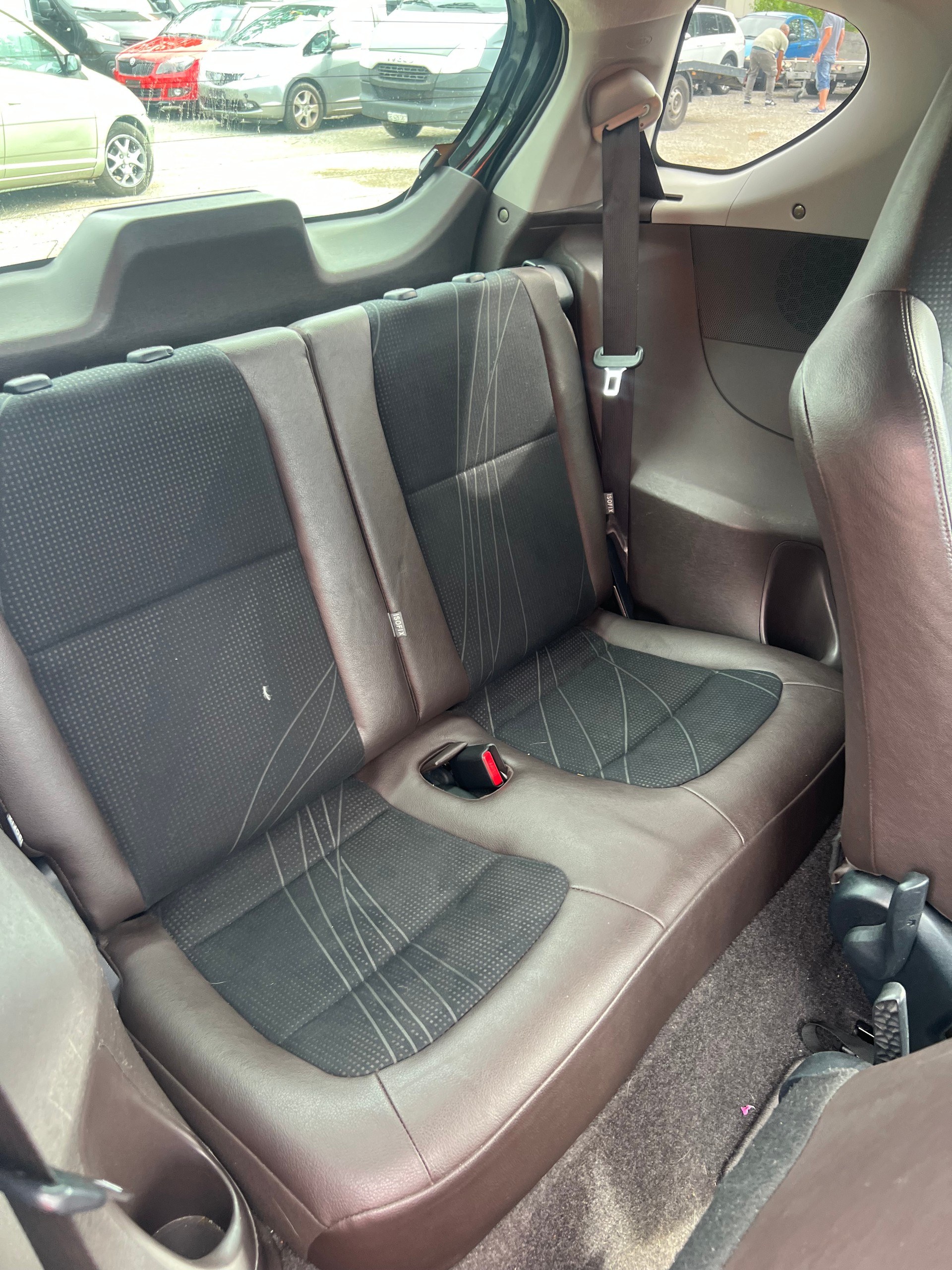 TOYOTA iQ2 1.0 VVT-i Multidrive-image-12