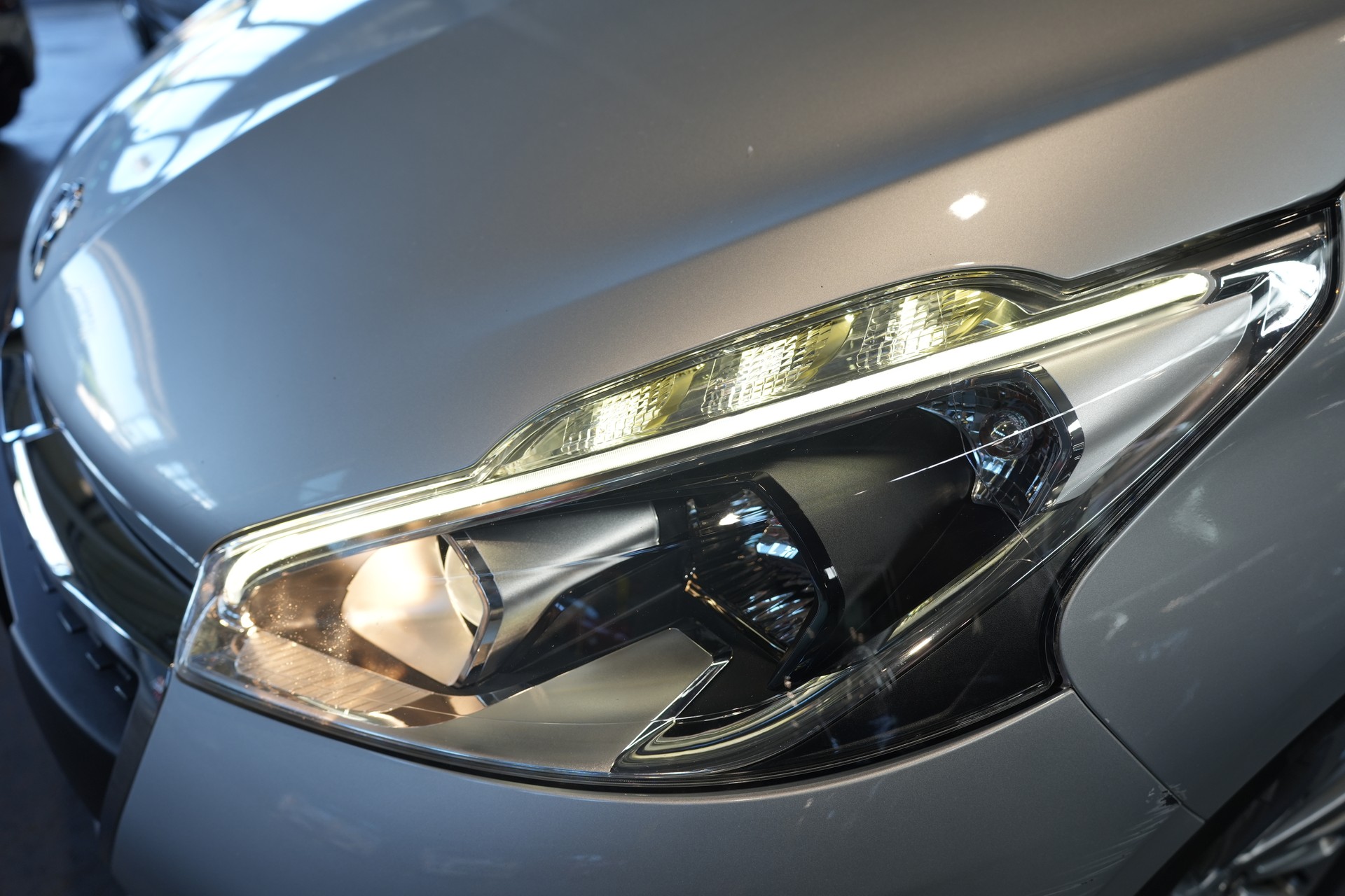 PEUGEOT 208 1.2 PureTech Active-image-17