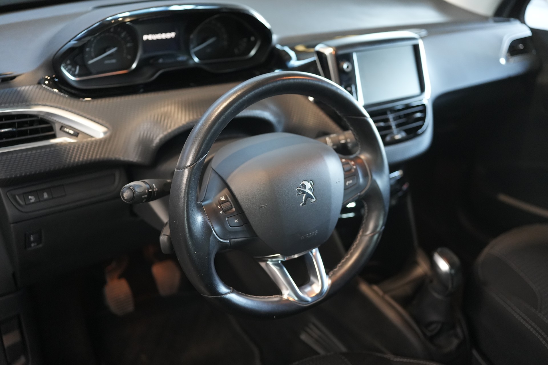 PEUGEOT 208 1.2 PureTech Active-image-6