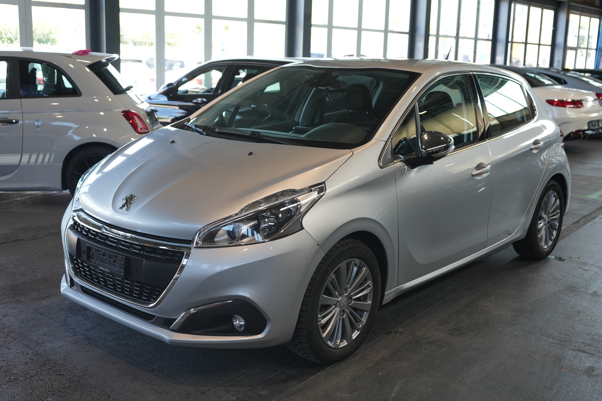 PEUGEOT 208 1.2 PureTech Active-image-0