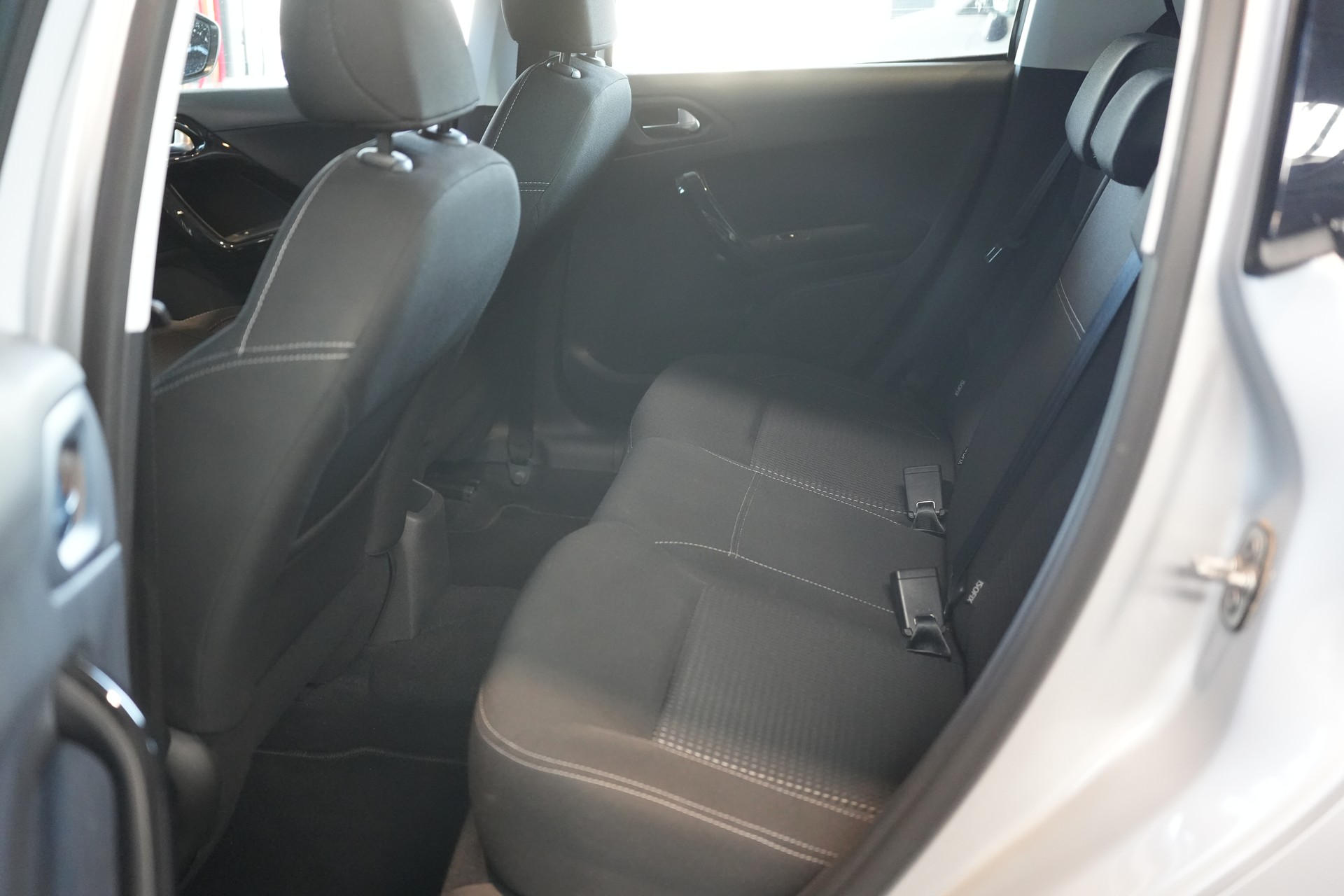 PEUGEOT 208 1.2 PureTech Active-image-11