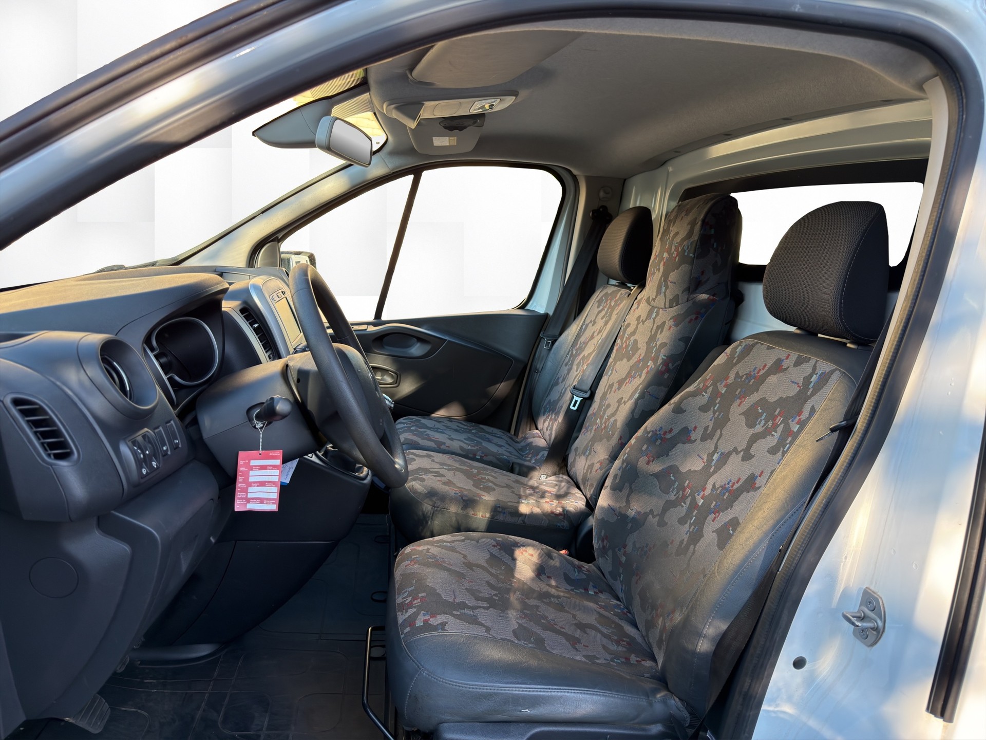 RENAULT Trafic 2.0 ENERGY dCi145 3.0t Business L2H2-image-6