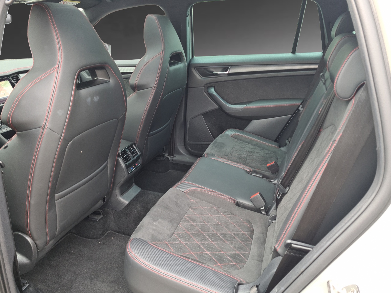 SKODA Kodiaq 2.0 TSI 4x4 RS-image-5
