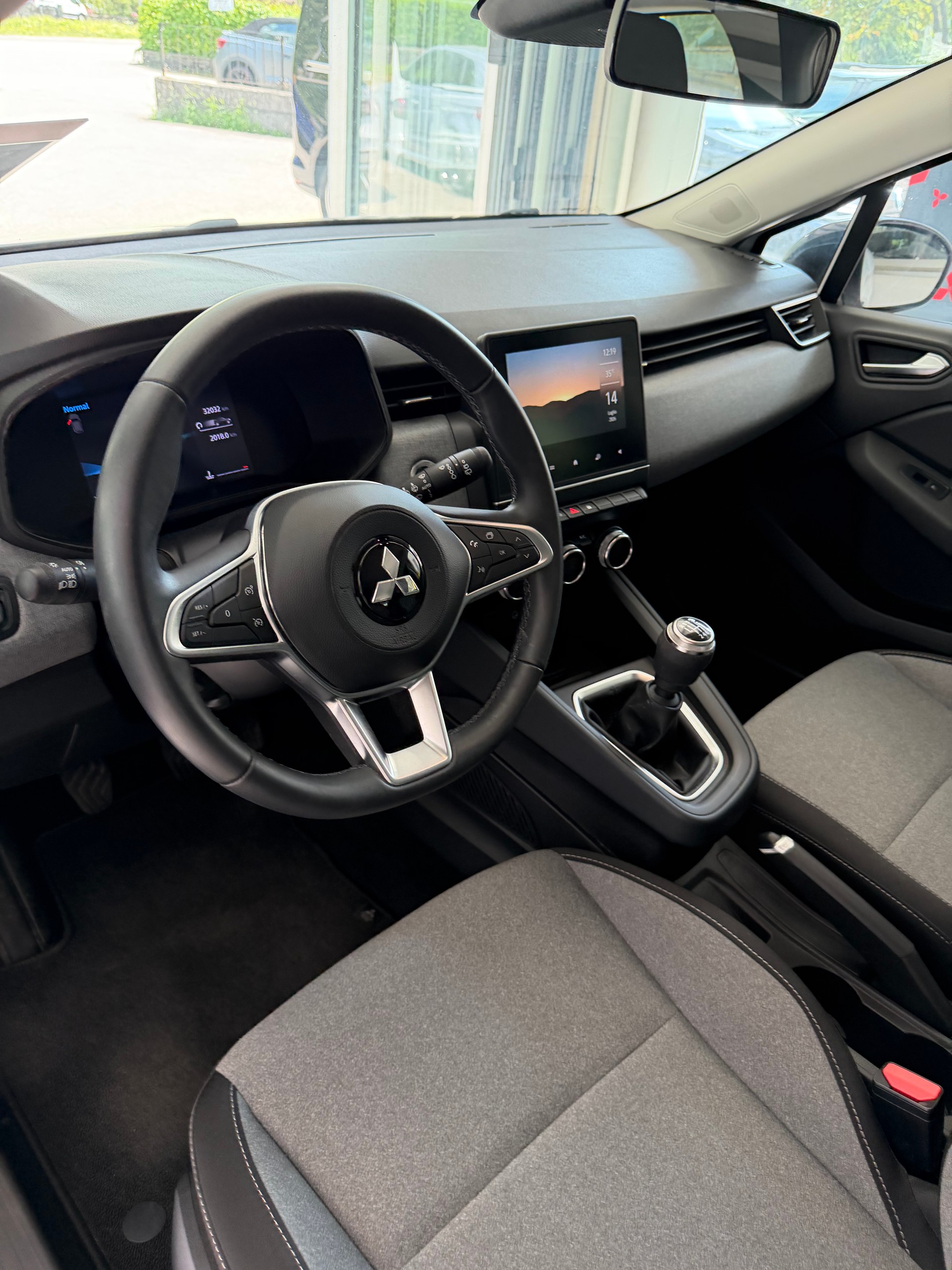MITSUBISHI COLT 1.0 Invite-image-8