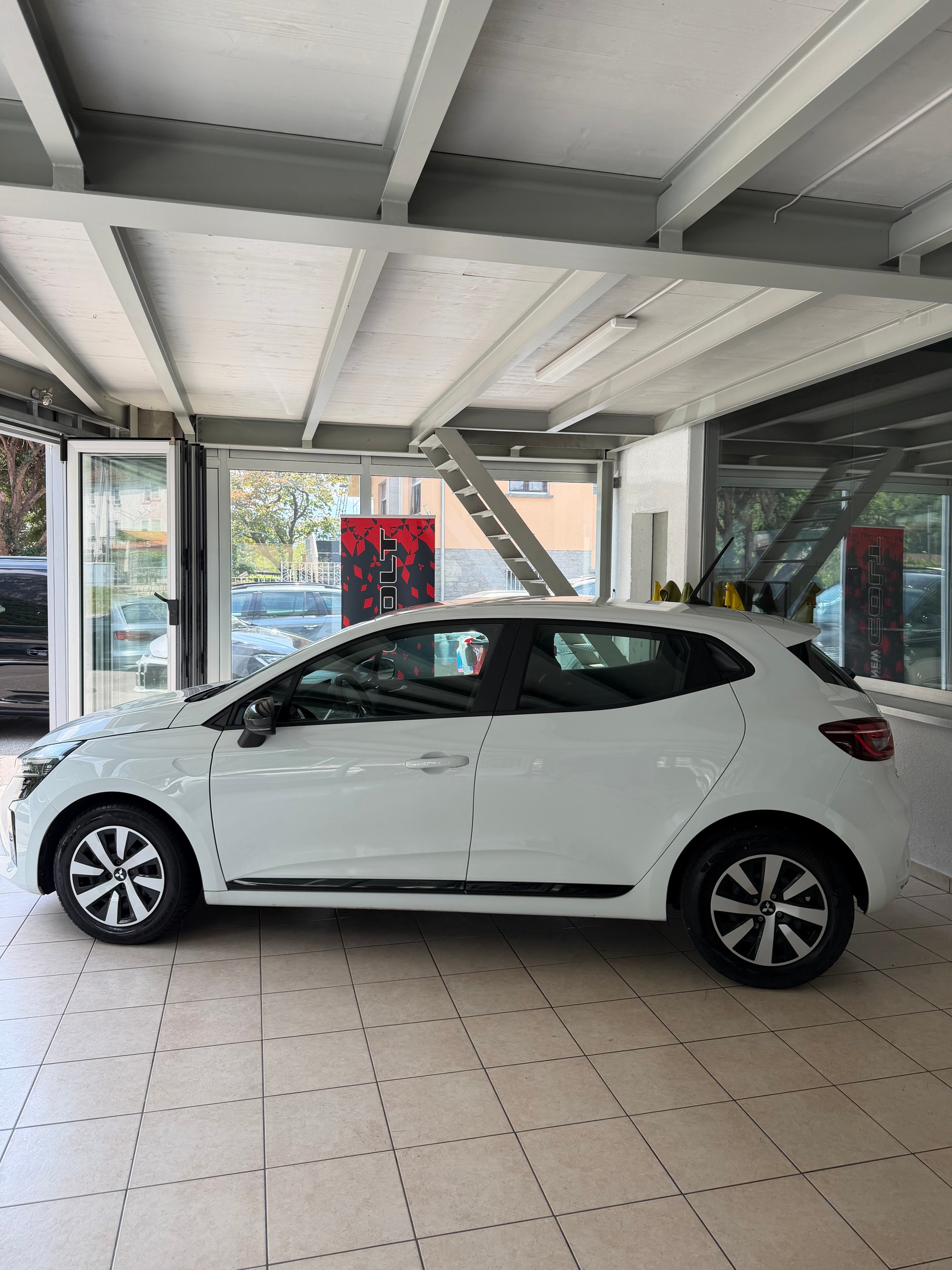 MITSUBISHI COLT 1.0 Invite-image-2