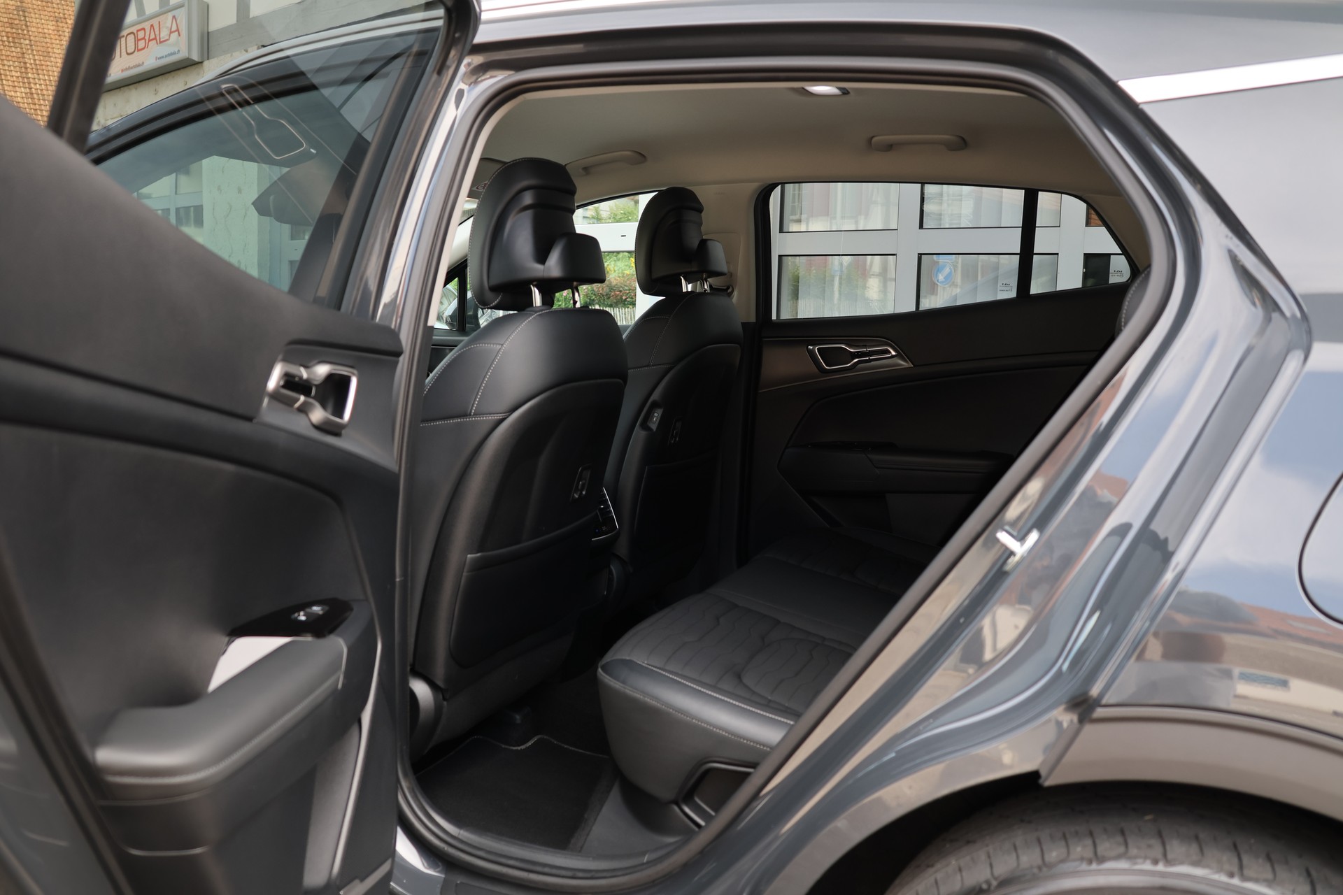 KIA Sportage 1.6T-GDi MHEV Power Edition 4x4 7DCT (CH) *7 Jahre Werksgarantie*-image-9