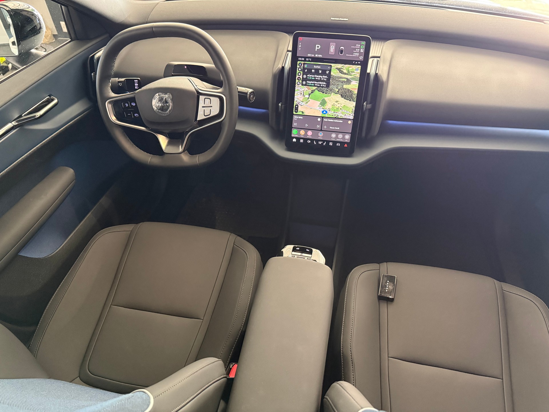 VOLVO EX30 E60 69kWh Twin Ultra-image-12