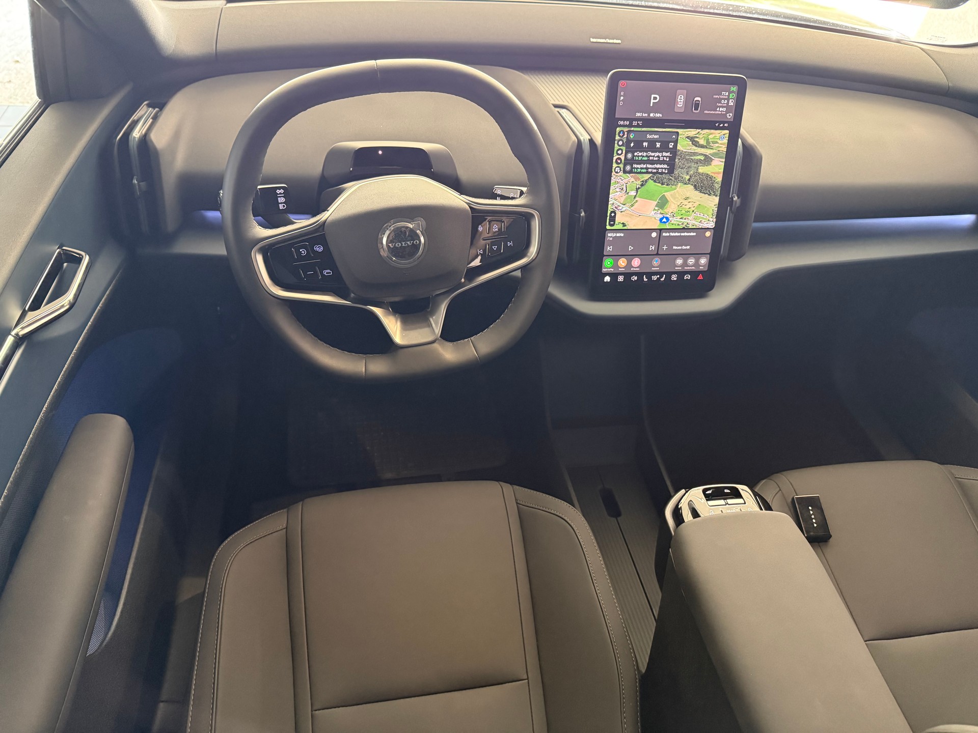 VOLVO EX30 E60 69kWh Twin Ultra-image-13