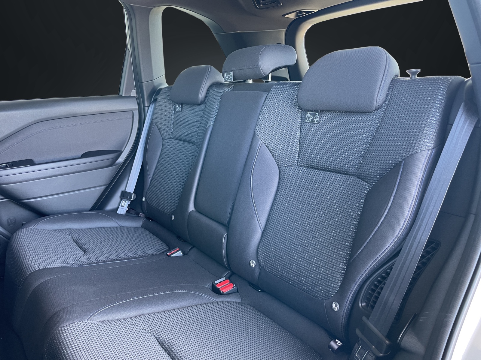 SUBARU Forester Station 2.0i e-Boxer Swiss Plus-image-8
