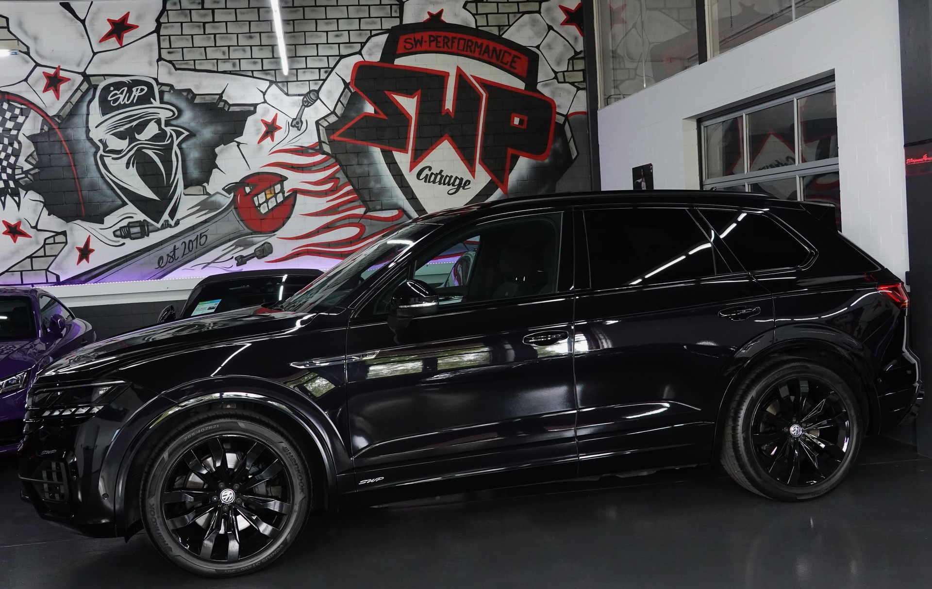 VW TOUAREG 3.0 TSI BLACK R-LINE TIPTRONIC CH-FZ ON TOP-image-1
