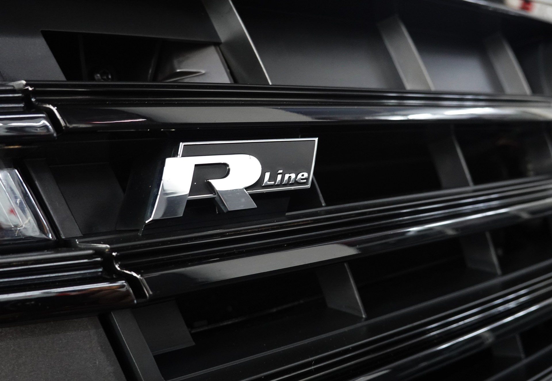 VW TOUAREG 3.0 TSI BLACK R-LINE TIPTRONIC CH-FZ ON TOP-image-19