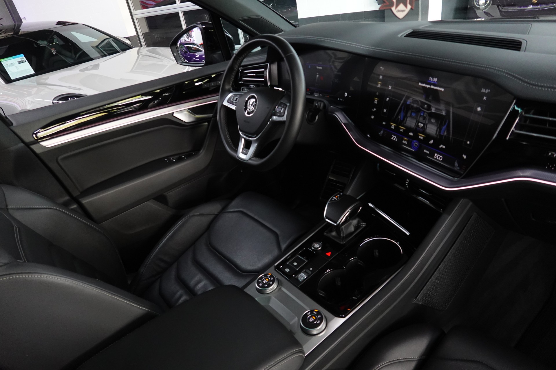 VW TOUAREG 3.0 TSI BLACK R-LINE TIPTRONIC CH-FZ ON TOP-image-48