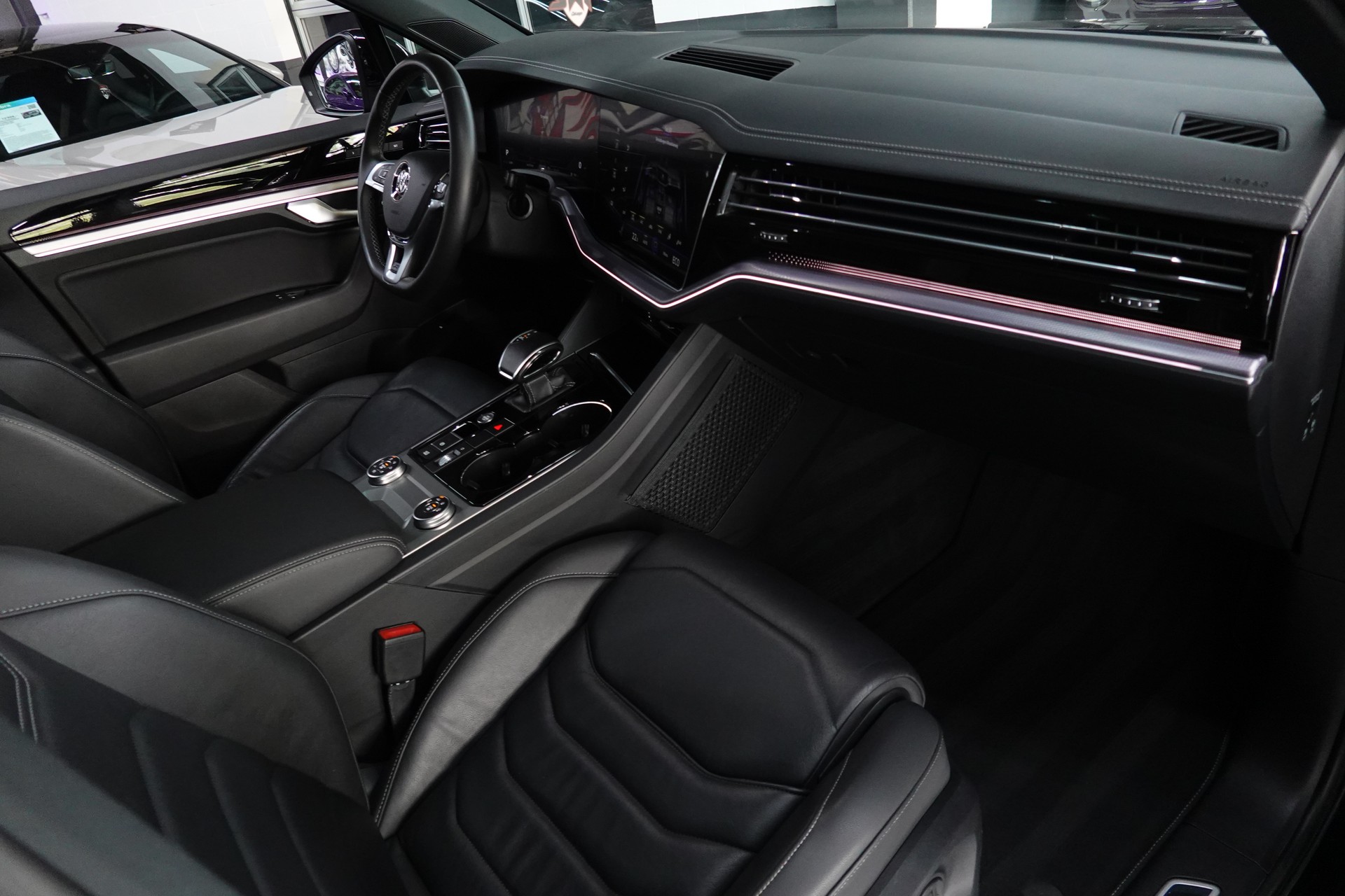 VW TOUAREG 3.0 TSI BLACK R-LINE TIPTRONIC CH-FZ ON TOP-image-49