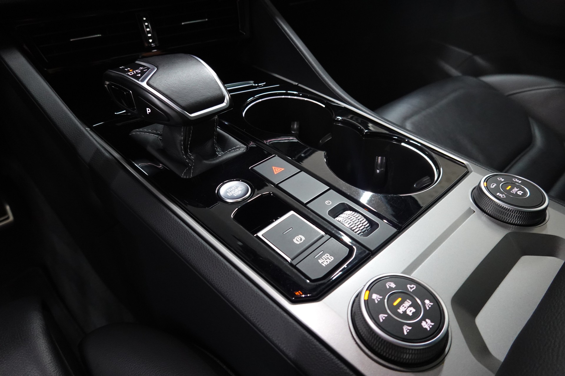 VW TOUAREG 3.0 TSI BLACK R-LINE TIPTRONIC CH-FZ ON TOP-image-33