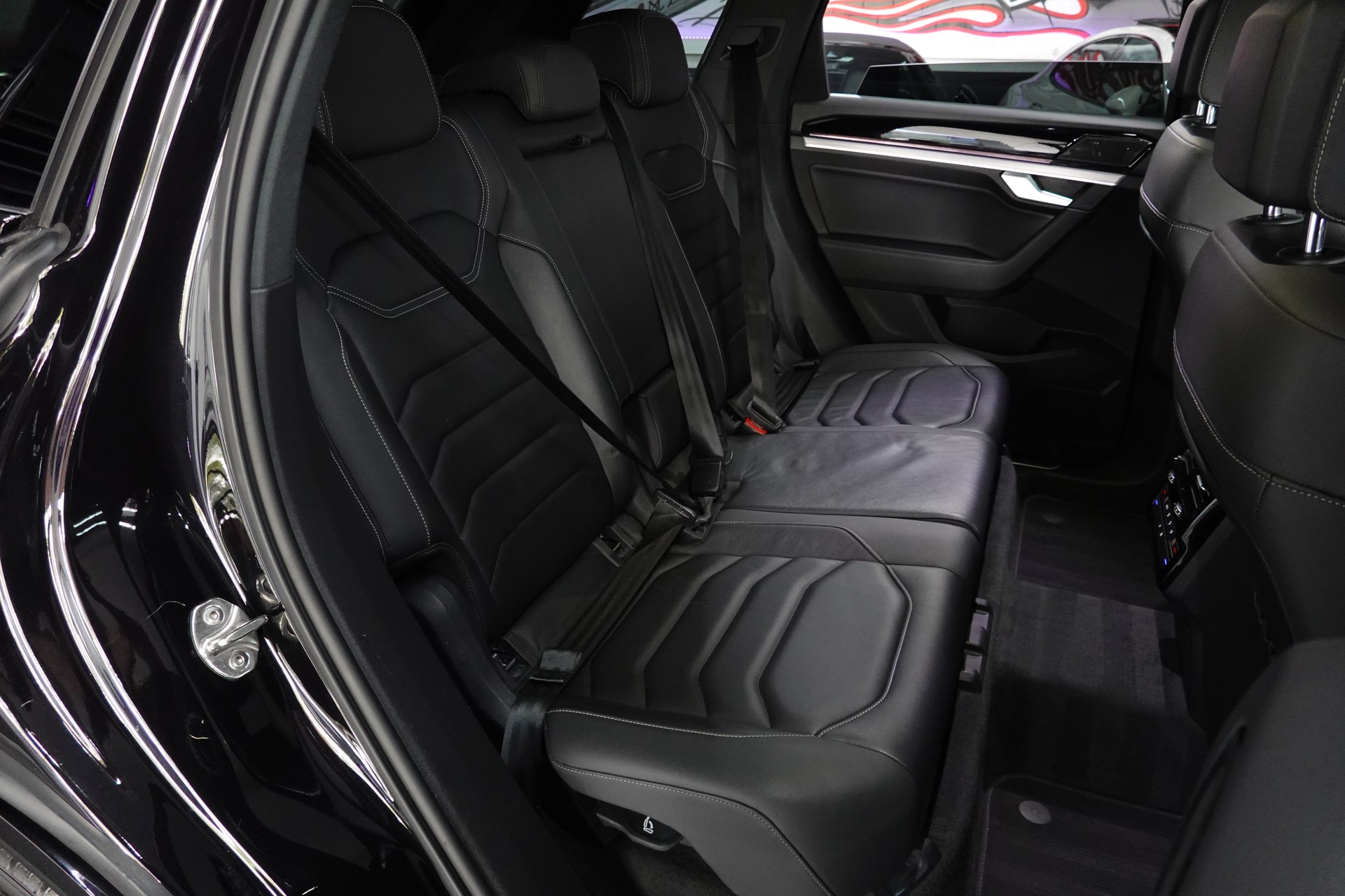 VW TOUAREG 3.0 TSI BLACK R-LINE TIPTRONIC CH-FZ ON TOP-image-43