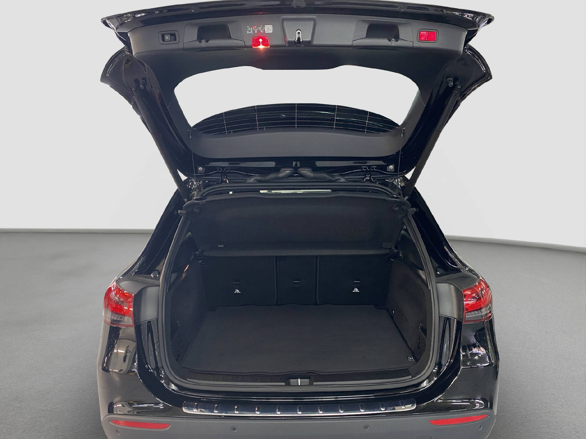 MERCEDES-BENZ GLA 200 Progressive 4MATIC-image-13