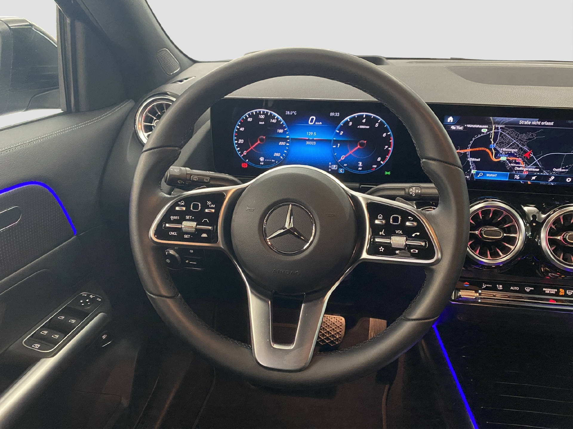 MERCEDES-BENZ GLA 200 Progressive 4MATIC-image-8