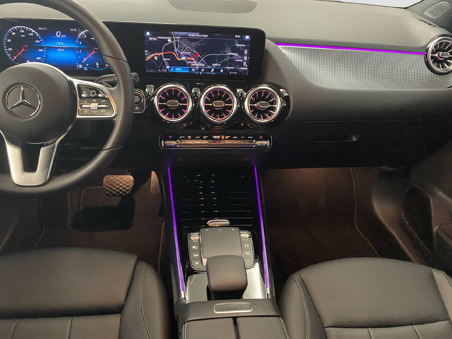 MERCEDES-BENZ GLA 200 Progressive 4MATIC-image-9