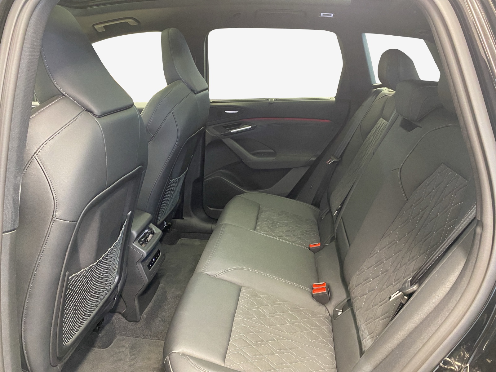 AUDI SQ6 e-tron quattro-image-12