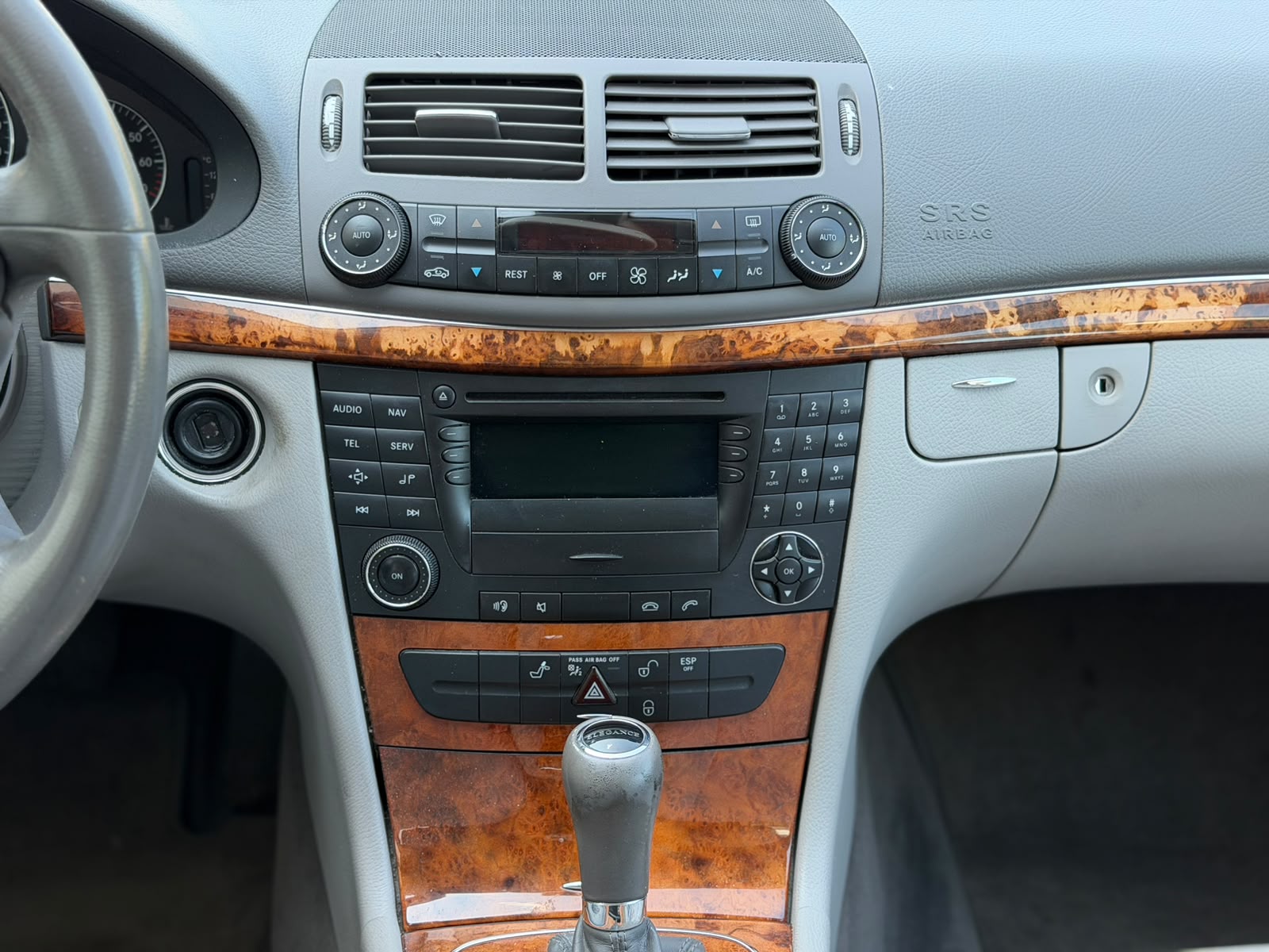 MERCEDES-BENZ E 350 Elégance 4Matic Automatic-image-9