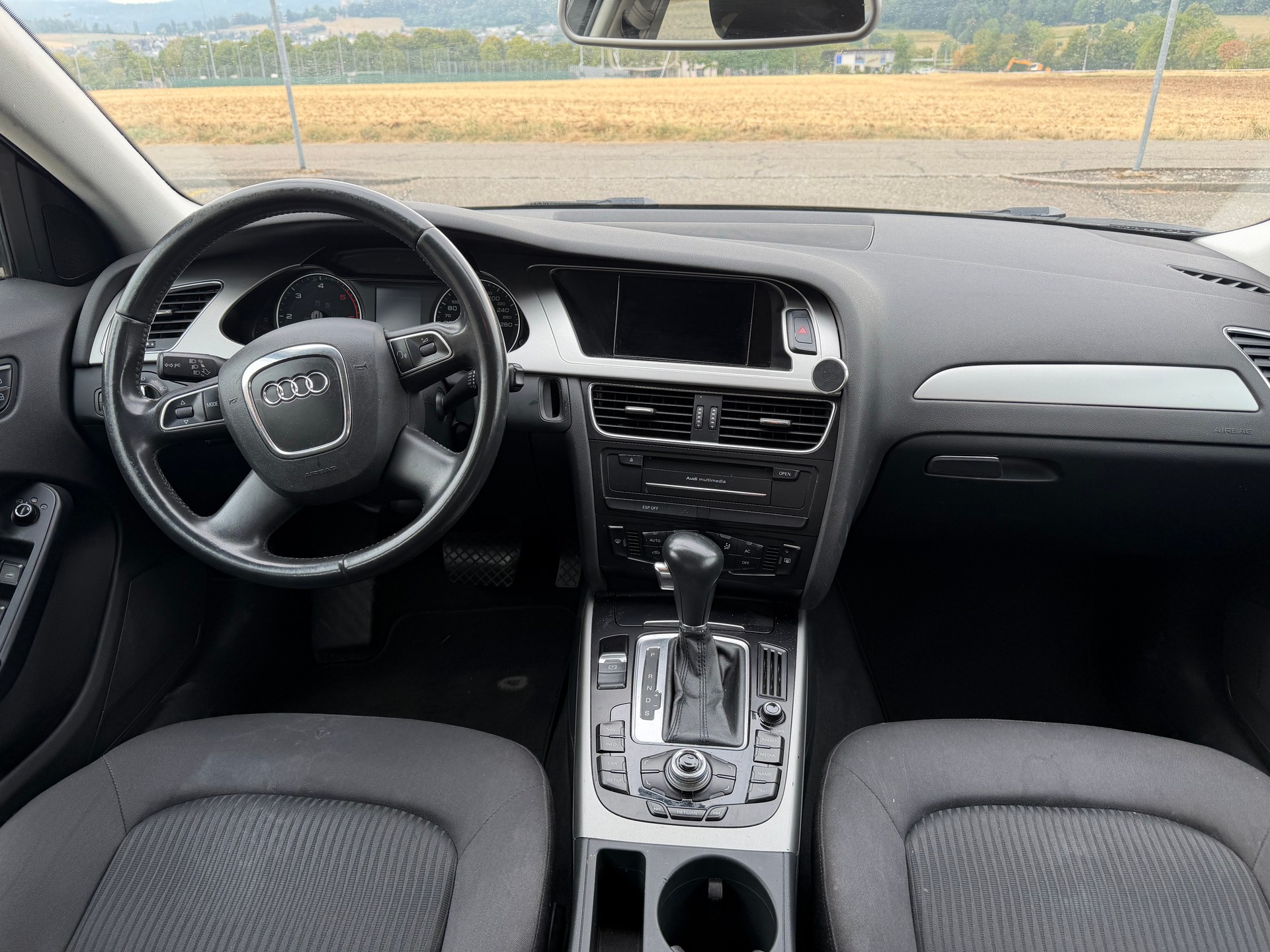 AUDI A4 Avant 2.0 TDI multitronic-image-8