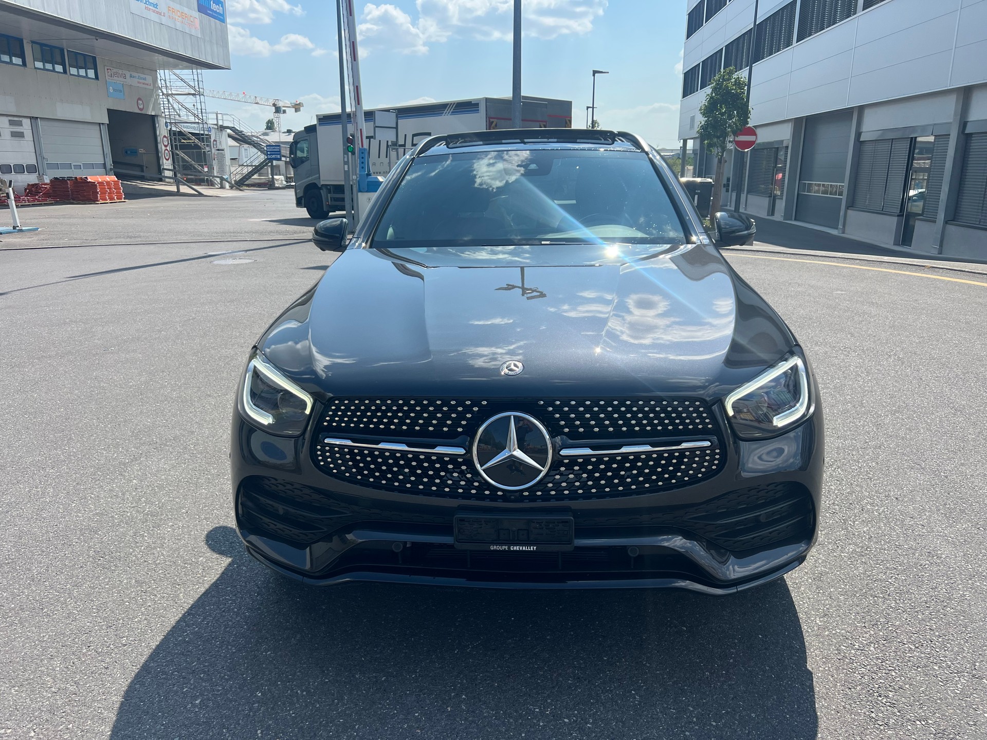 MERCEDES-BENZ GLC 200 AMG Line 4Matic 9G-Tronic-image-1