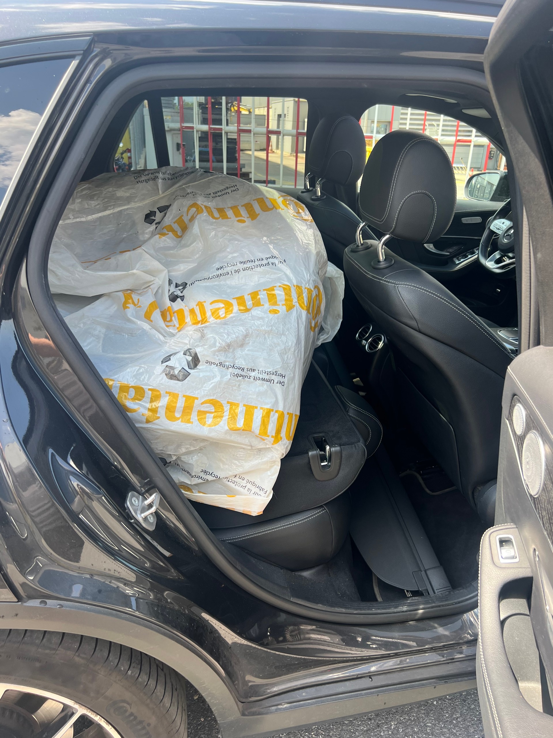 MERCEDES-BENZ GLC 200 AMG Line 4Matic 9G-Tronic-image-14
