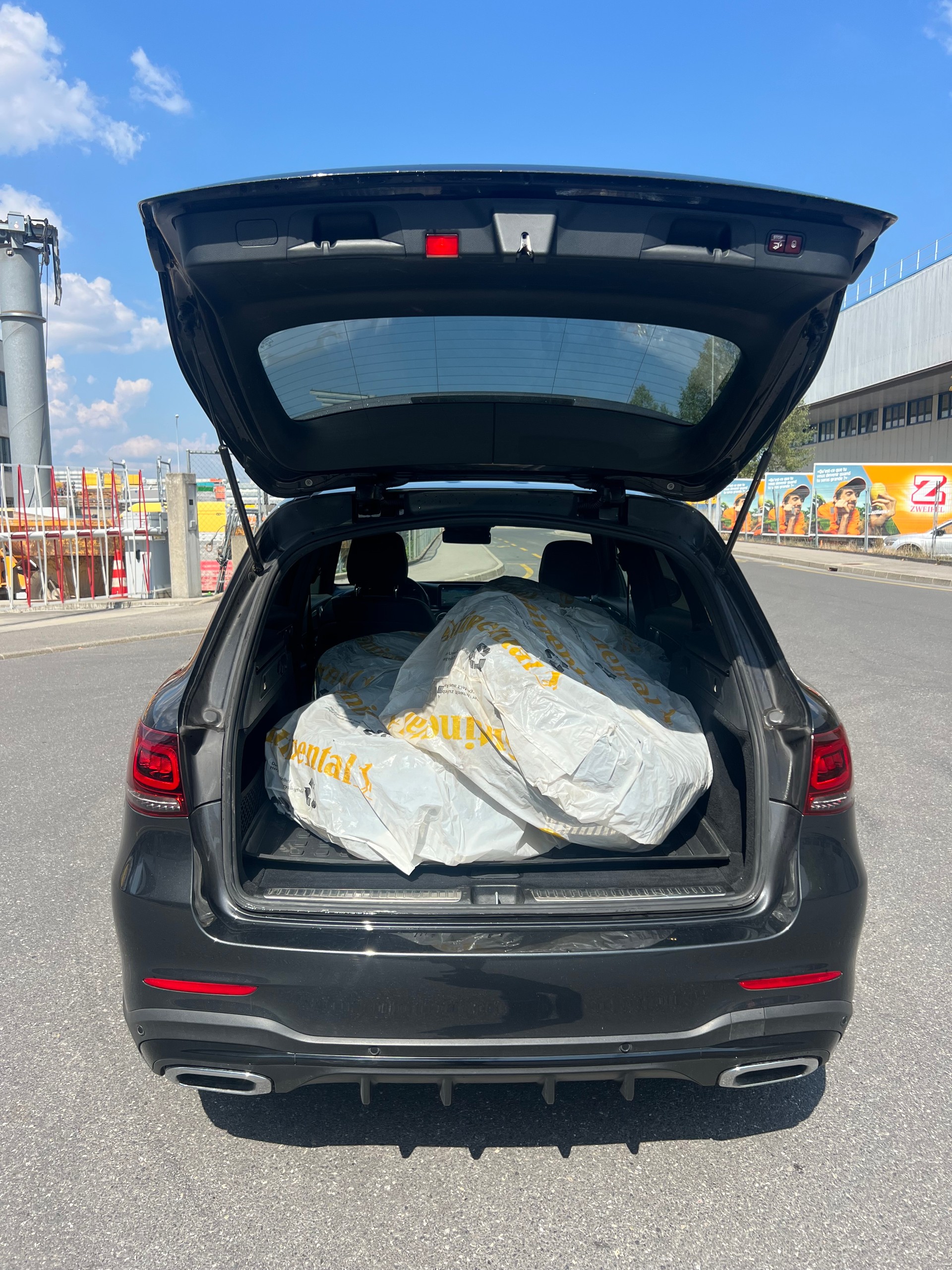 MERCEDES-BENZ GLC 200 AMG Line 4Matic 9G-Tronic-image-15