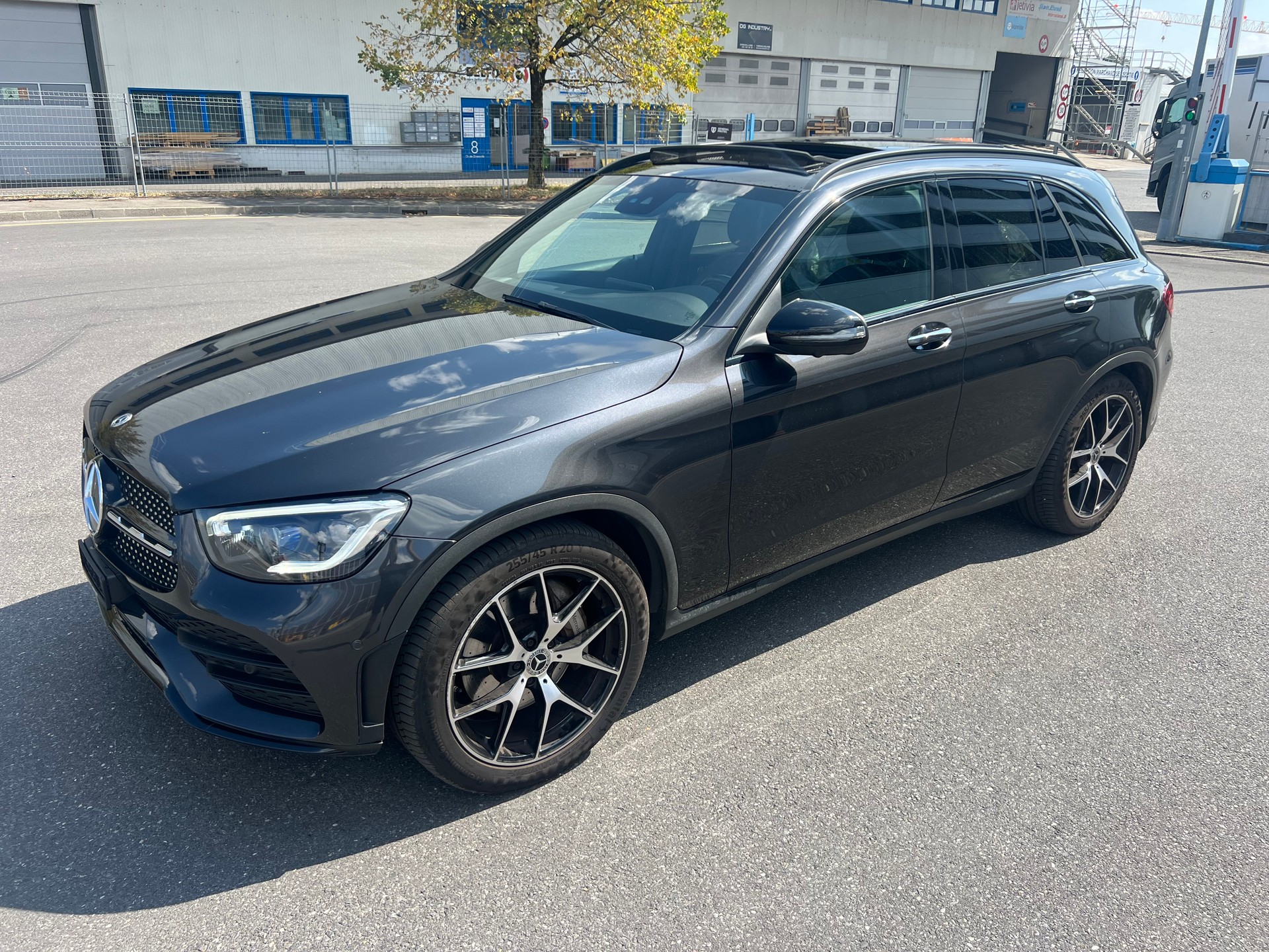 MERCEDES-BENZ GLC 200 AMG Line 4Matic 9G-Tronic-image-0