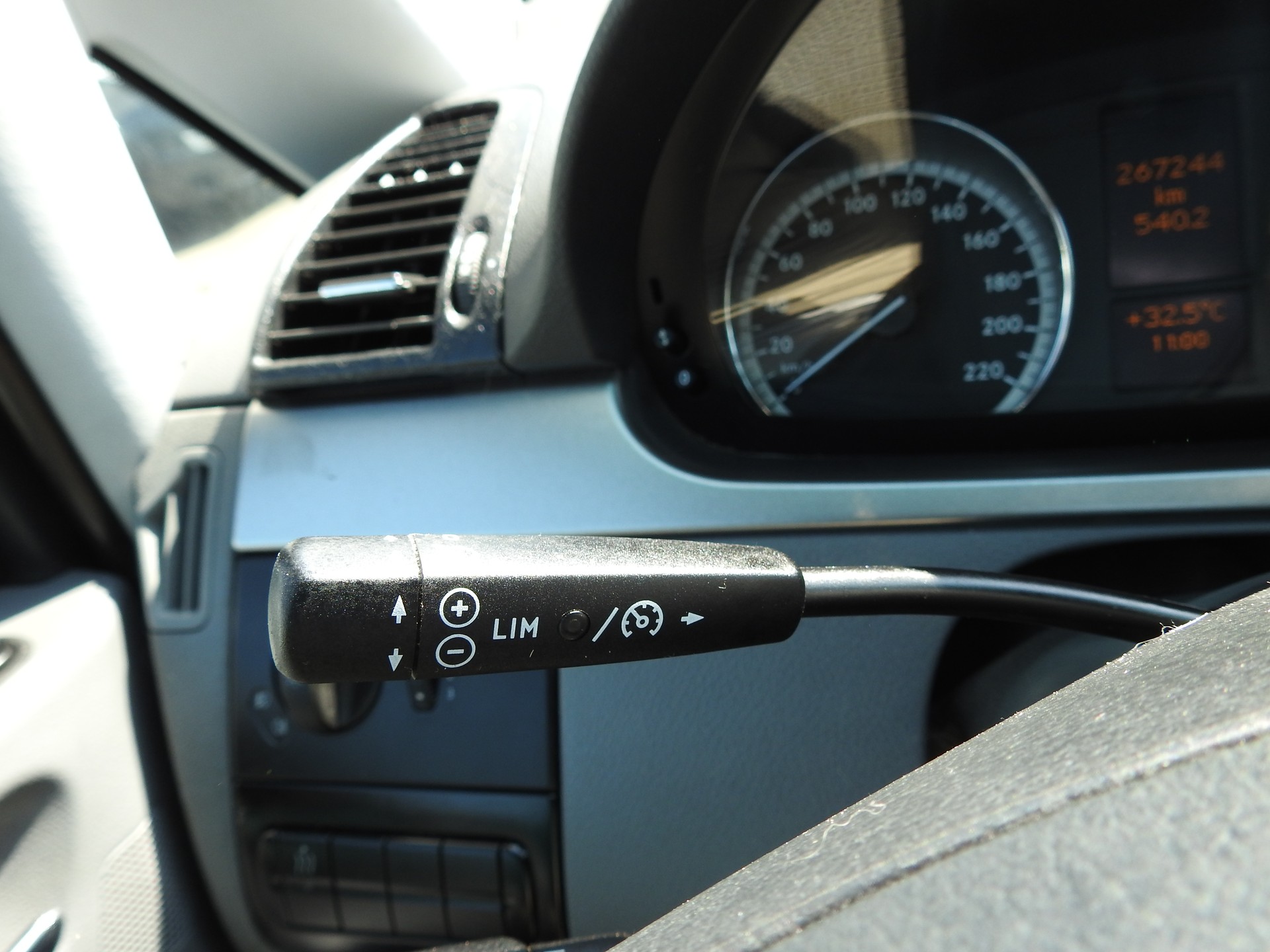 MERCEDES-BENZ Viano 3.0 CDI Trend Automat-image-26