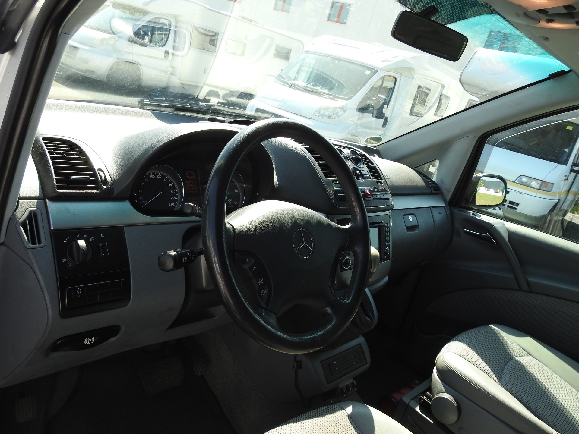 MERCEDES-BENZ Viano 3.0 CDI Trend Automat-image-11