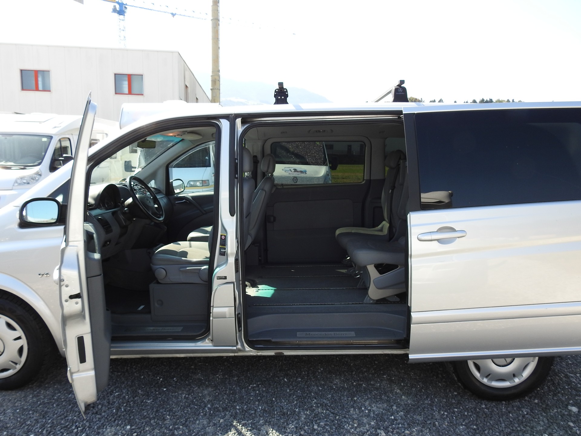 MERCEDES-BENZ Viano 3.0 CDI Trend Automat-image-14