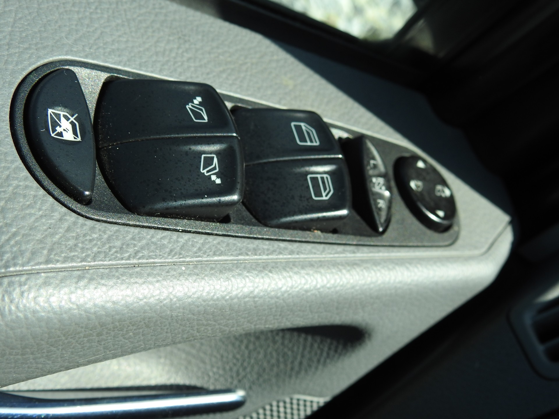 MERCEDES-BENZ Viano 3.0 CDI Trend Automat-image-22
