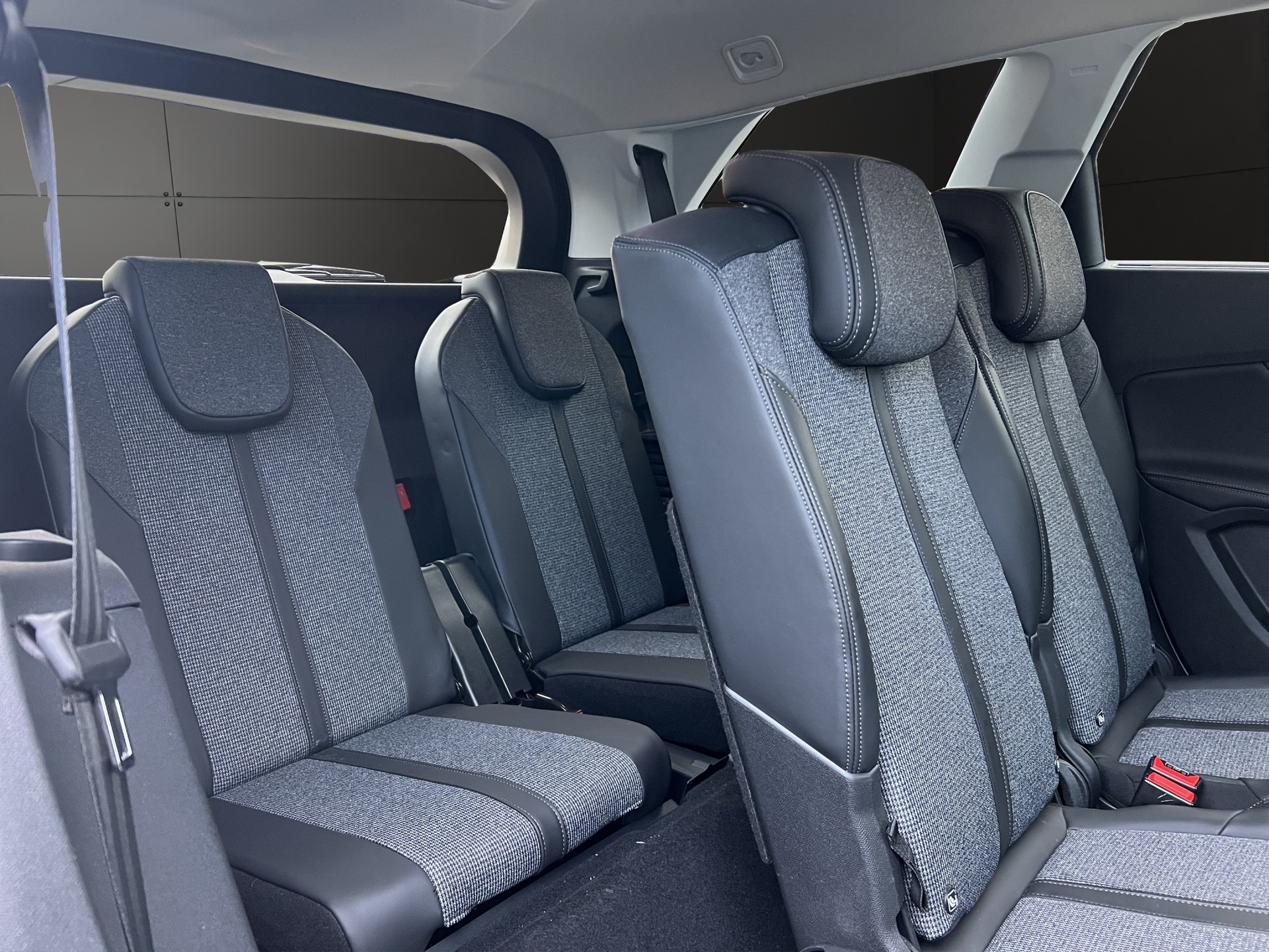 PEUGEOT 5008 1.6 BlueHDi Business Line 7Plätzer-image-12