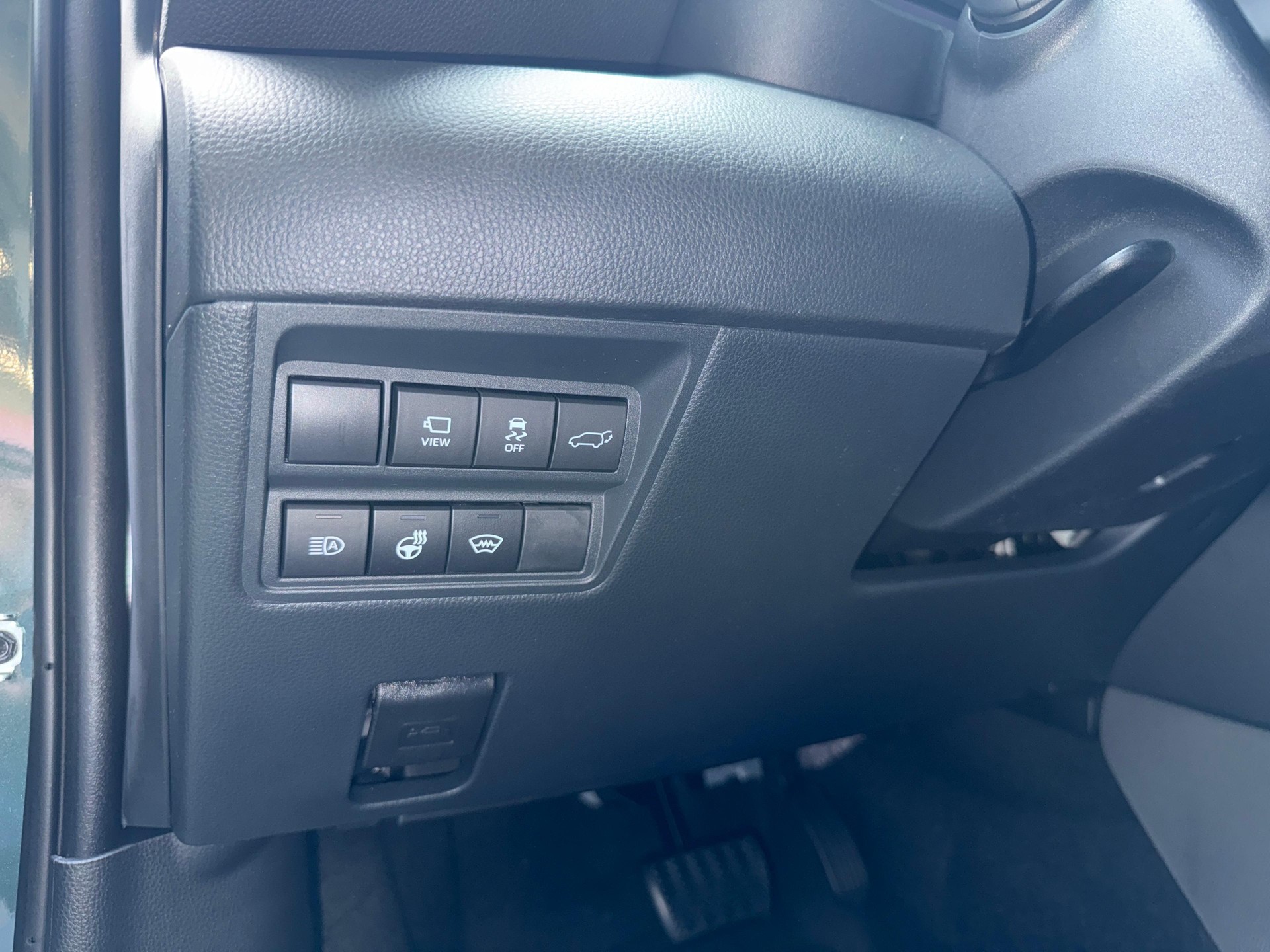 TOYOTA Yaris Cross 1.5 VVT-i HSD Premium AWD-i-image-17