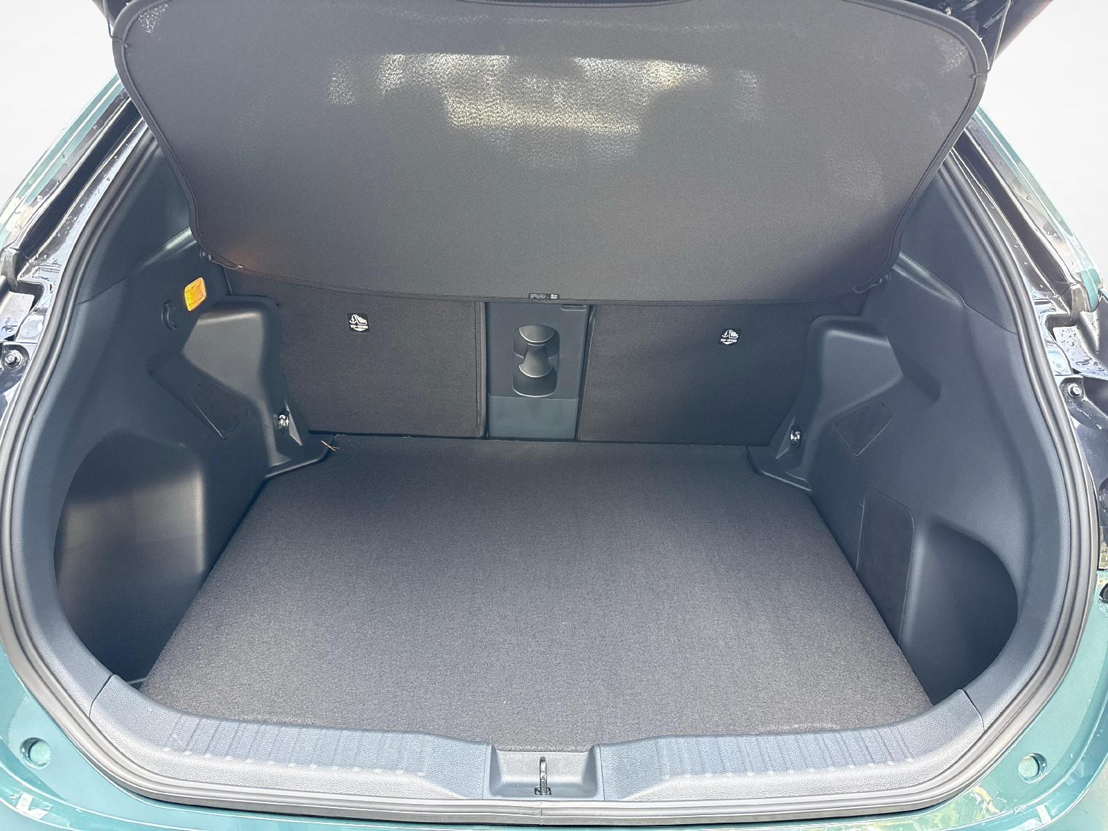 TOYOTA Yaris Cross 1.5 VVT-i HSD Premium AWD-i-image-11