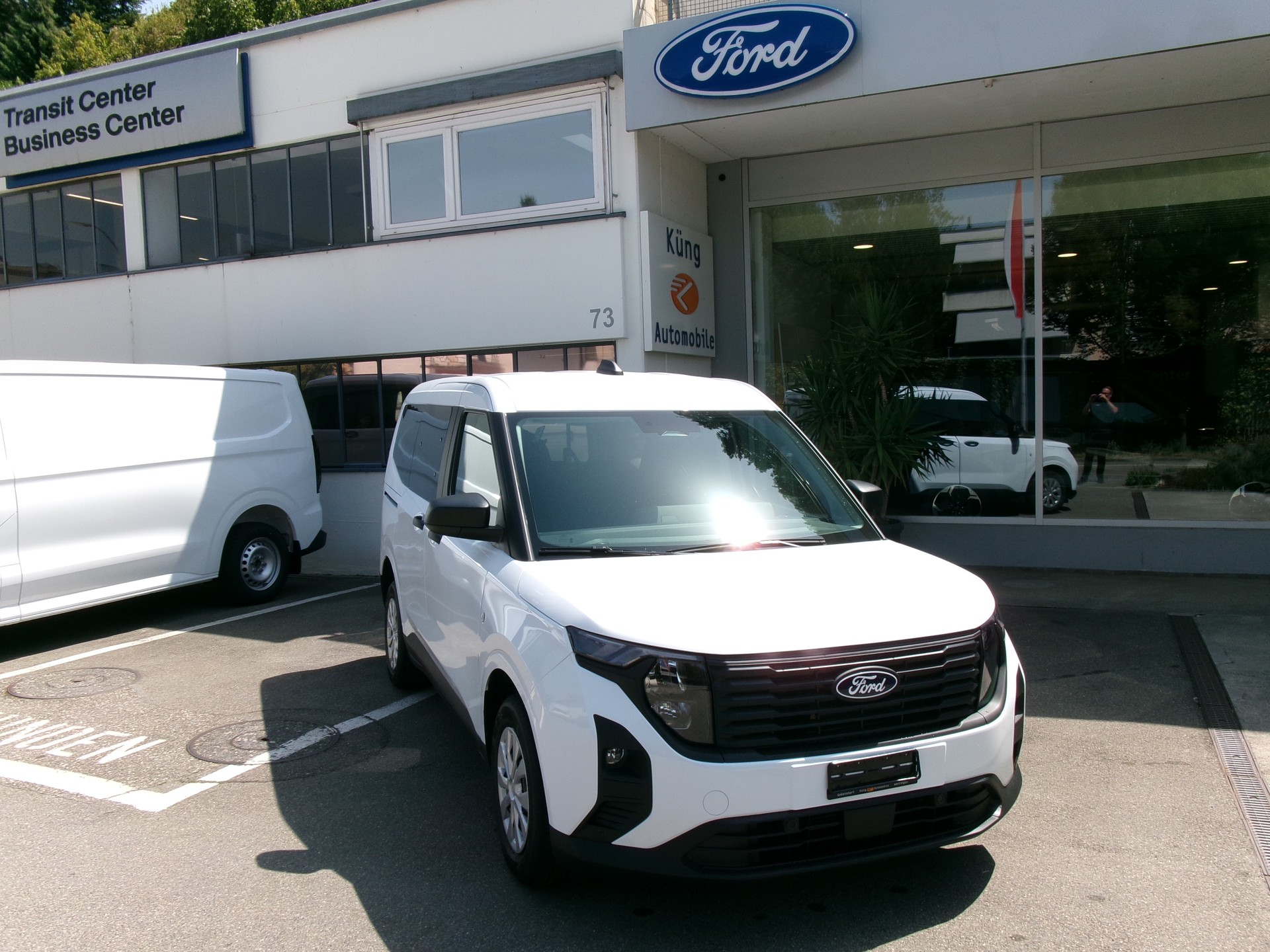 FORD Tourneo Courier 1.0 EcoBoost Trend Automat-image-0